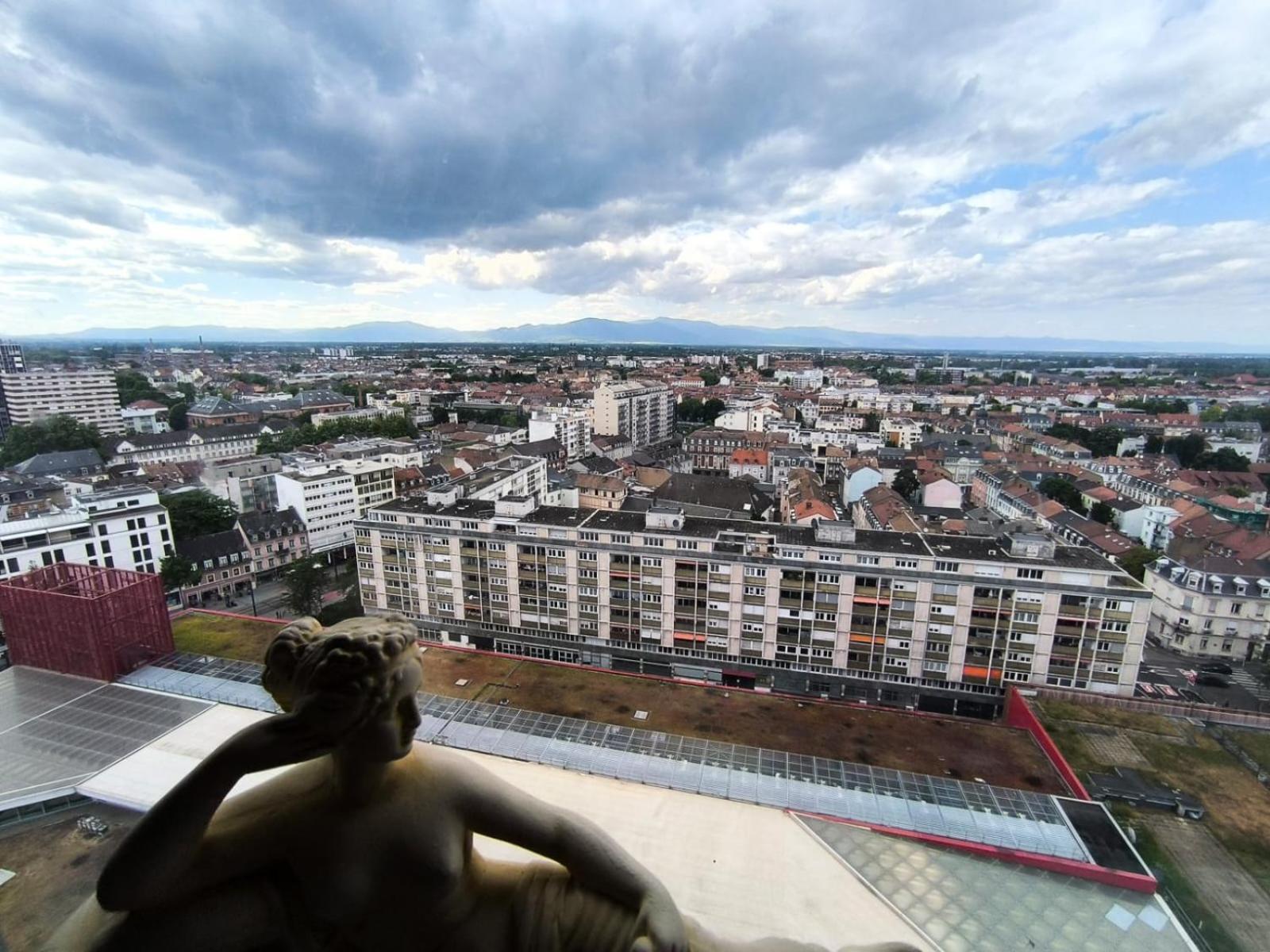 Retro Romance In Appartement Mulhouse